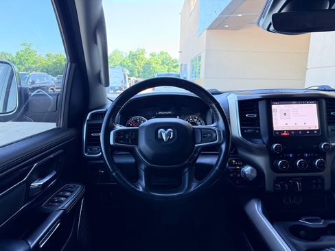 Used 2022 RAM 1500 Laramie AWD/4WD image 18