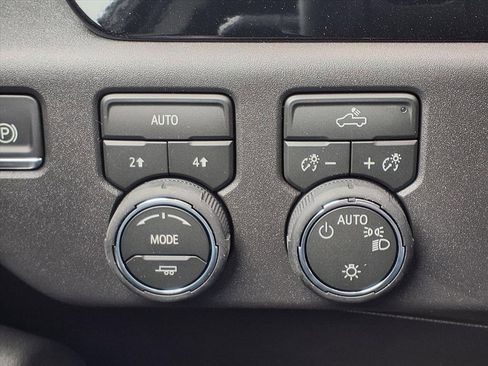 New 2026 Chevrolet Silverado 1500 LT image 9