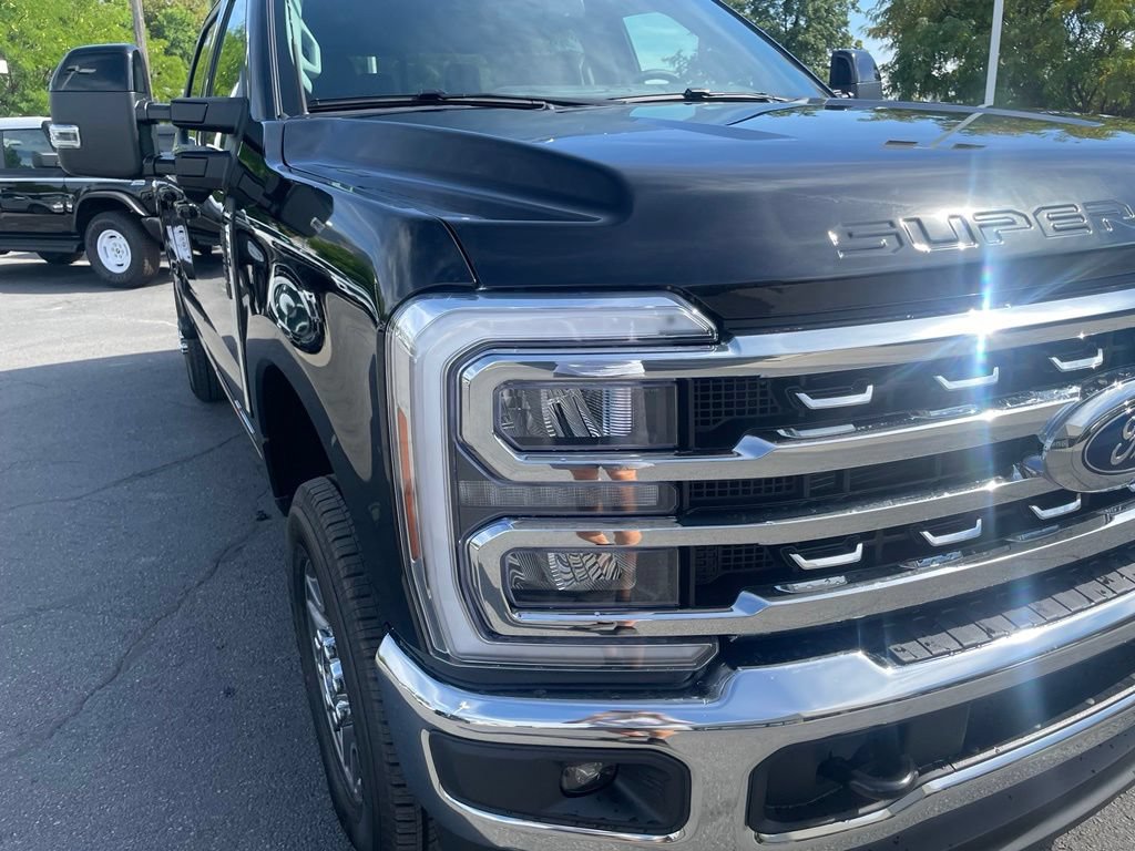 New 2026 Ford F350 Lariat AWD/4WD image 29