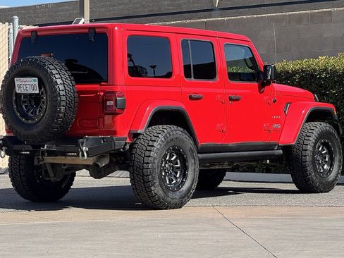 Used 2018 Jeep Wrangler Unlimited Sahara AWD/4WD image 4
