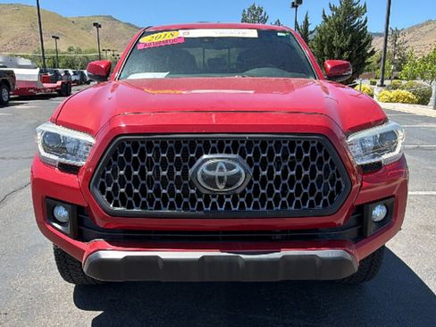 Certified 2018 Toyota Tacoma TRD Off-Road w/ Technology Package AWD/4WD image 8