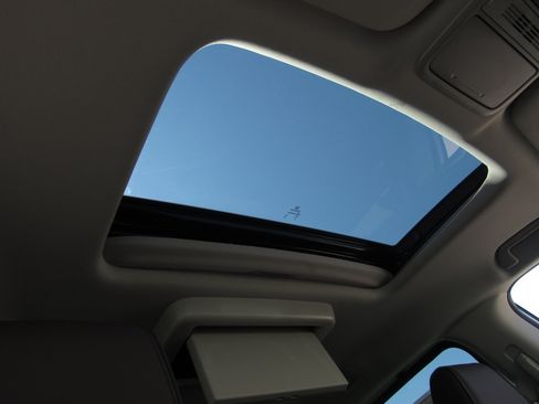New 2026 Honda Odyssey Touring image 6