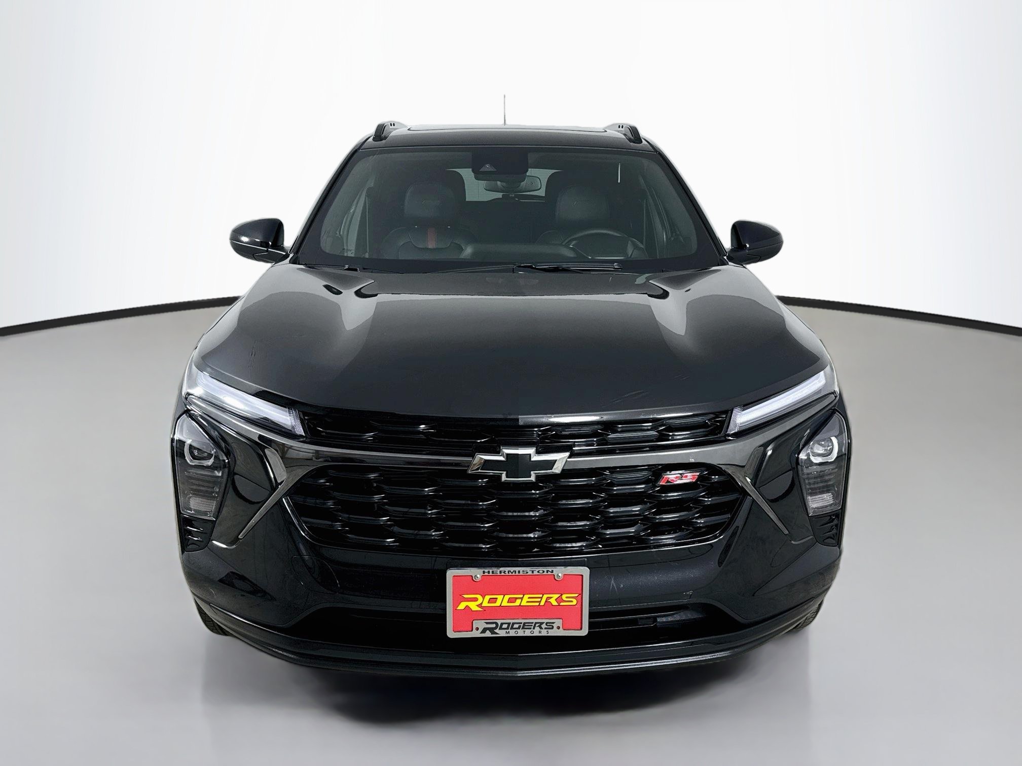 Used 2025 Chevrolet Trax RS w/ Sunroof Package FWD image 2