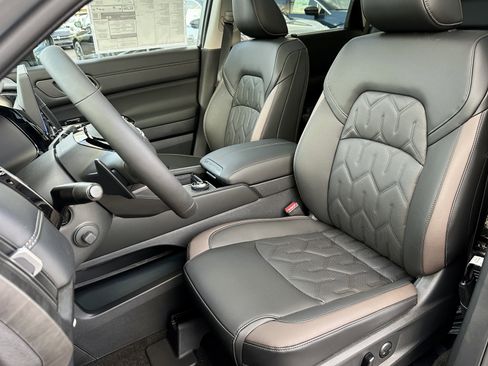 New 2026 Nissan Pathfinder Platinum AWD/4WD image 26