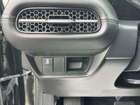 Certified 2024 Honda HR-V EX-L image 17
