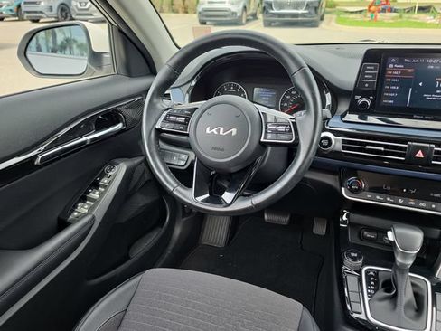 Certified 2023 Kia Seltos S FWD image 8