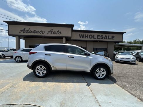 Used 2017 Kia Sportage LX w/ LX Popular Package FWD image 1