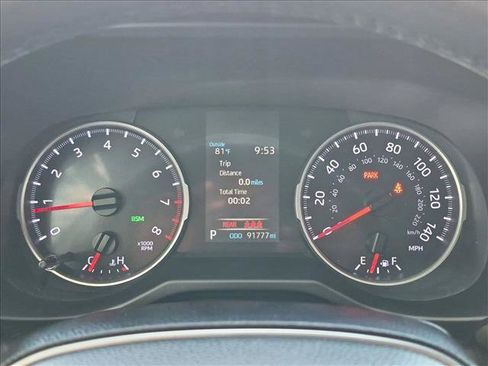 Used 2021 Toyota RAV4 XLE Premium FWD image 11