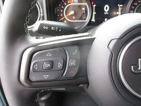 Used 2025 Jeep Wrangler Sport S image 6