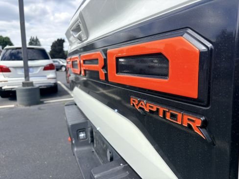 Used 2018 Ford F150 Raptor w/ Equipment Group 802A Luxury AWD/4WD image 12