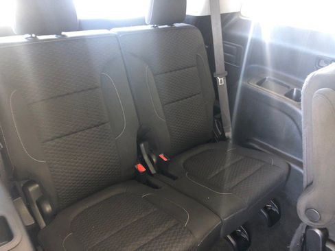 Used 2018 GMC Acadia SLE image 26