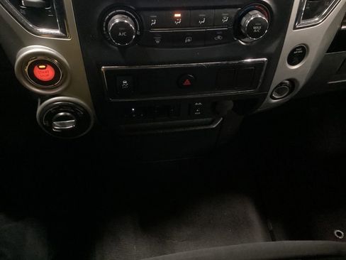 Used 2017 Nissan Titan SV image 18