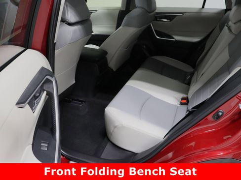 Used 2023 Toyota RAV4 XLE Premium image 31