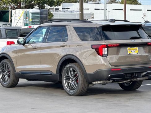 New 2026 Ford Explorer ST-Line w/ ST-Line Street Pack image 6