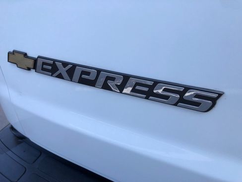 Used 2024 Chevrolet Express 2500 w/ Driver Convenience Package RWD image 16