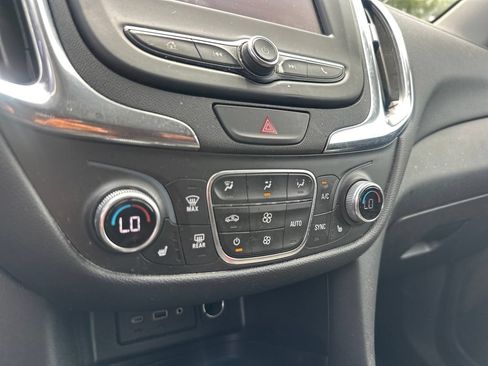 Used 2020 Chevrolet Equinox LT FWD image 19