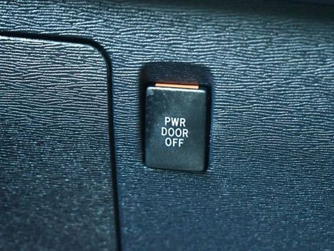 Used 2020 Toyota Sienna SE image 41