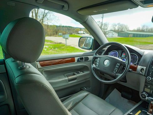 Used 2005 Volkswagen Touareg V6 AWD/4WD image 18