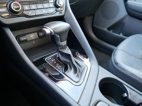 Certified 2022 Kia Niro Touring Special Edition image 24