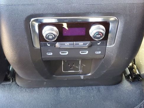 Used 2024 GMC Yukon Denali Ultimate image 26