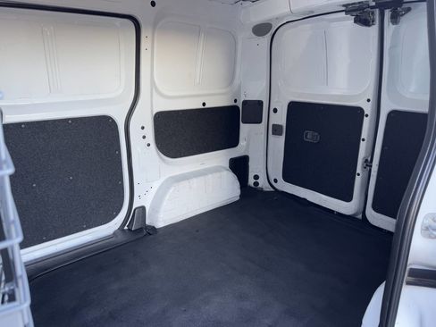 Used 2018 Chevrolet City Express LT image 9