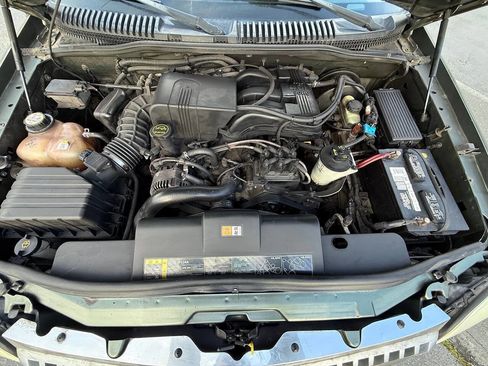 Used 2002 Mercury Mountaineer AWD image 4