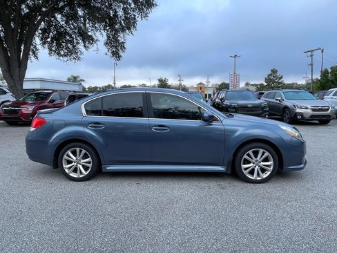 Used 2014 Subaru Legacy 2.5i Premium image 2