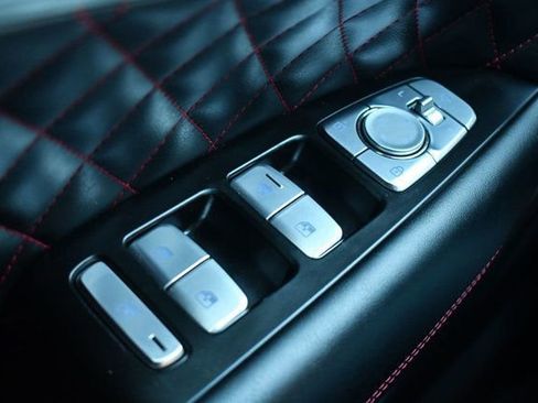 Used 2019 Genesis G70 2.0T Advanced w/ Sport Package image 16