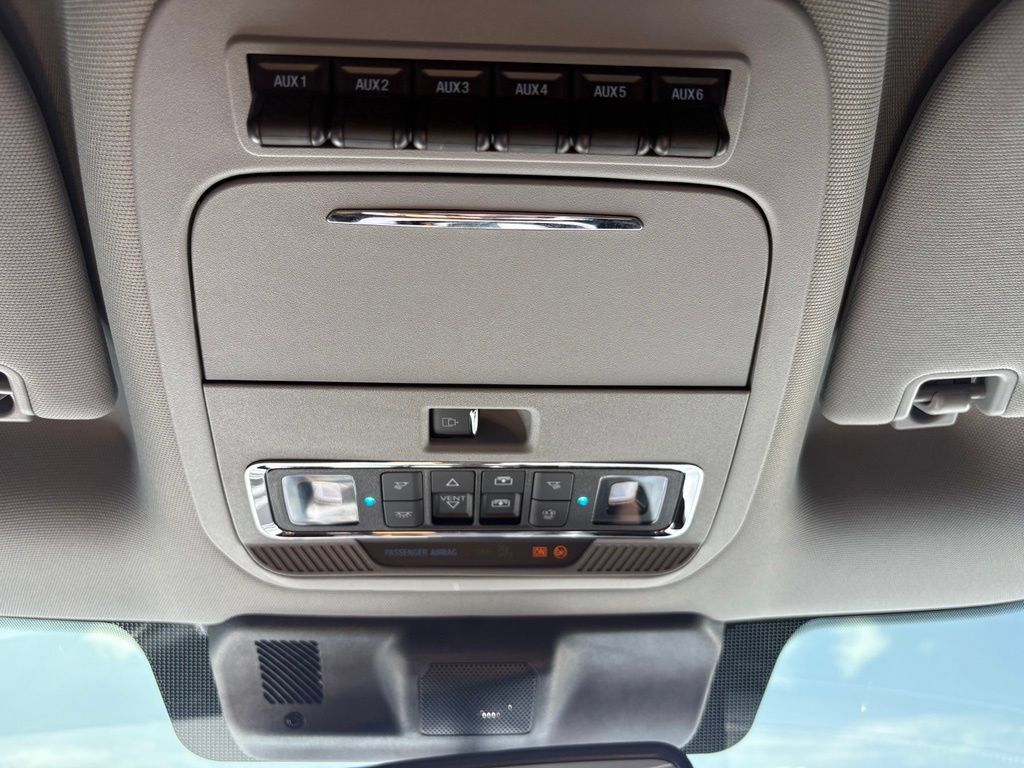 Used 2025 Ford F450 Lariat w/ Lariat Ultimate Package AWD/4WD image 13