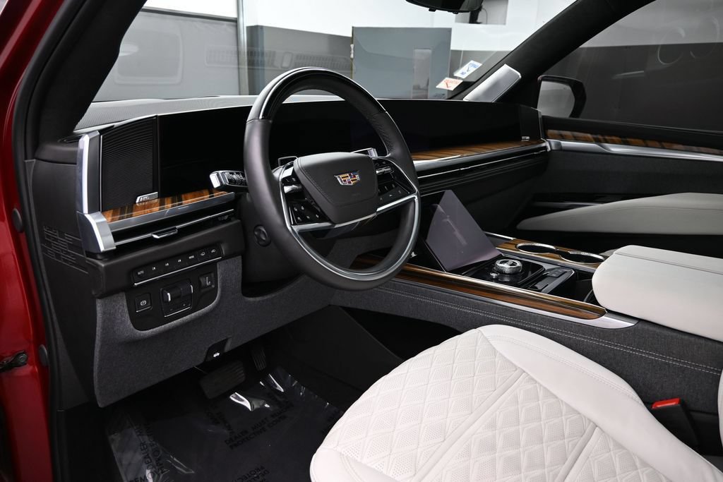 Certified 2025 Cadillac Escalade ESV Sport Platinum w/ LPO, Floor Liner Package AWD/4WD image 13