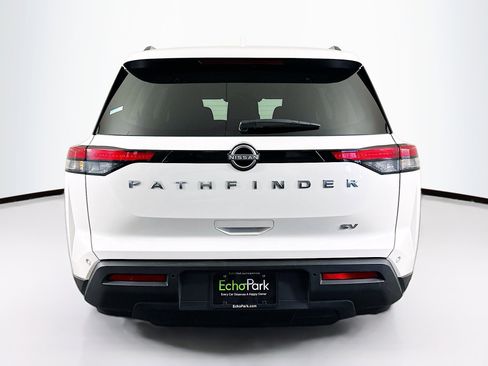 Used 2024 Nissan Pathfinder SV image 7