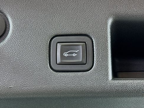 Used 2019 Chevrolet Equinox Premier image 30