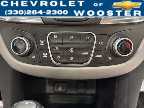 Used 2018 Chevrolet Equinox LT w/ Sun & Infotainment Package image 24