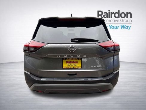 Used 2023 Nissan Rogue SV AWD/4WD image 6