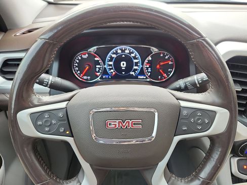 Used 2021 GMC Acadia SLT w/ Technology Package image 16