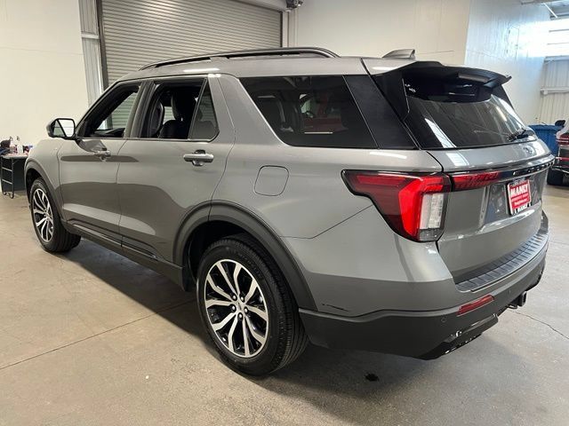Used 2025 Ford Explorer ST-Line AWD/4WD image 5
