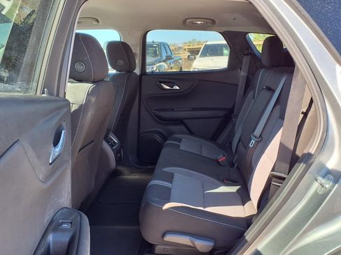 Used 2025 Chevrolet Blazer LT FWD image 11