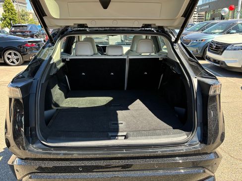Used 2023 Nissan Ariya AWD image 30