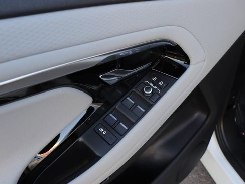 Used 2021 Land Rover Range Rover Evoque S image 38