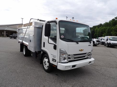Used 2024 Chevrolet Low Cab Forward 5500HD RWD image 23