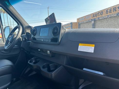 Used 2023 Mercedes-Benz Sprinter 3500 w/ Acoustic Package image 25