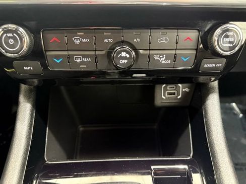 Used 2024 Jeep Compass Limited AWD/4WD image 33