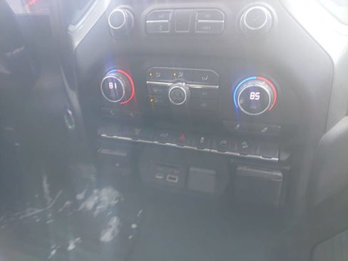 Used 2020 Chevrolet Silverado 2500 LT w/ Convenience Package image 17