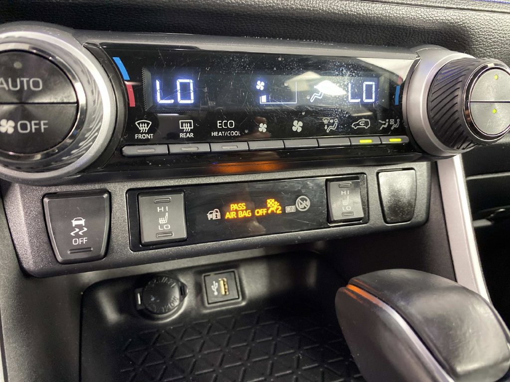 Used 2024 Toyota RAV4 SE w/ Convenience Package AWD/4WD image 22