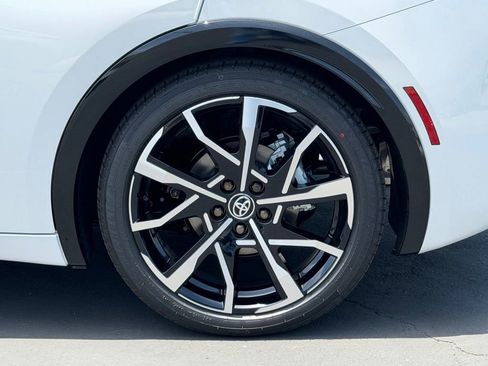 New 2026 Toyota Prius Plug-In Hybrid FWD image 16