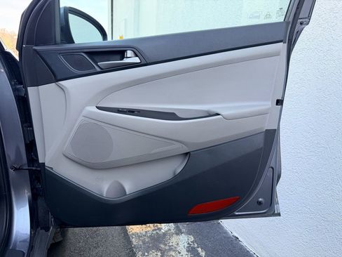 Used 2018 Hyundai Tucson SE image 23