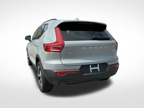 Used 2026 Volvo XC40 B5 Plus AWD/4WD image 9
