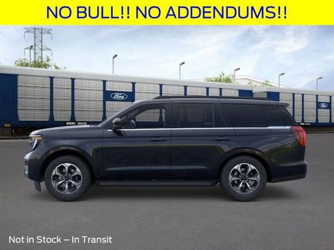 New 2026 Ford Expedition Active image 3