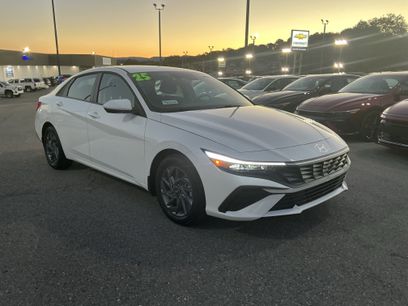 New 2025 Hyundai Elantra Blue