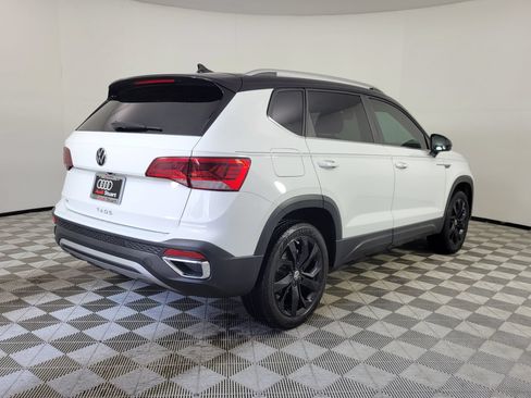 Used 2024 Volkswagen Taos SE FWD image 7